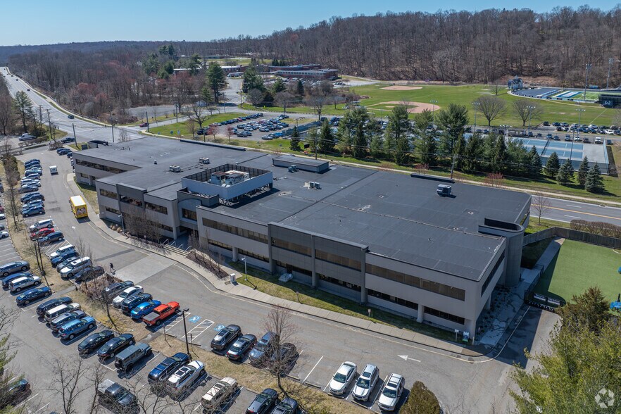 372 Danbury Rd, Wilton, CT for lease - Aerial - Image 3 of 6