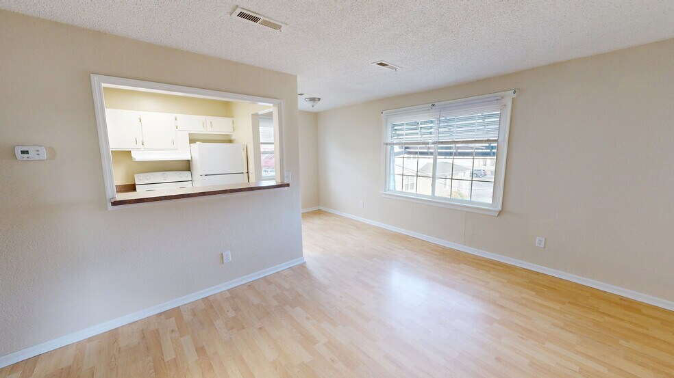 1212 W Ocean View Ave, Norfolk, VA à vendre - Numérisation 3D de Matterport - Image 3 de 21