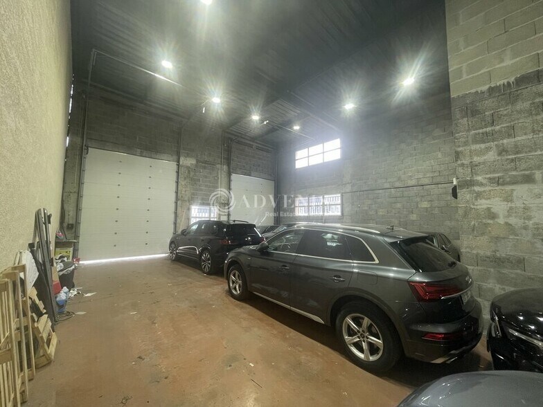 Office in Eysines for lease - Interior Photo - Image 2 of 10