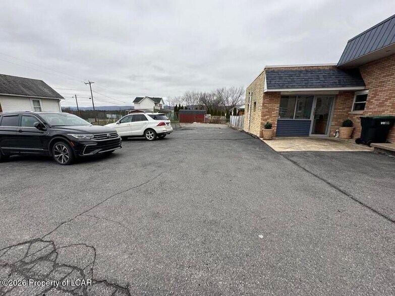 65 Bryden St, Pittston, PA for lease - Primary Photo - Image 1 of 26