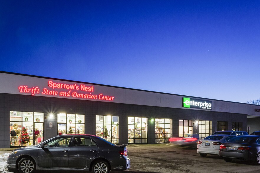 301-357 Townline Rd, Mundelein, IL à louer - Photo du bâtiment - Image 3 de 7