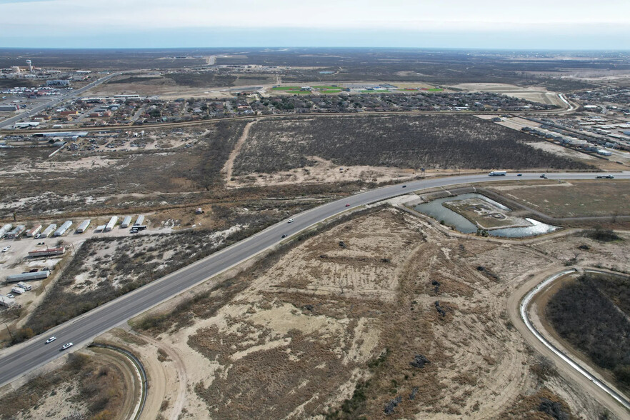 1412 S Veterans Blvd, Eagle Pass, TX à vendre - Photo du bâtiment - Image 3 de 7