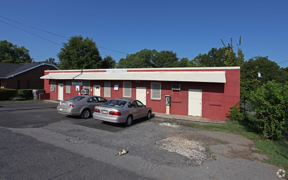 2007 Beatties Ford Rd, Charlotte, NC à vendre - Photo principale - Image 1 de 1