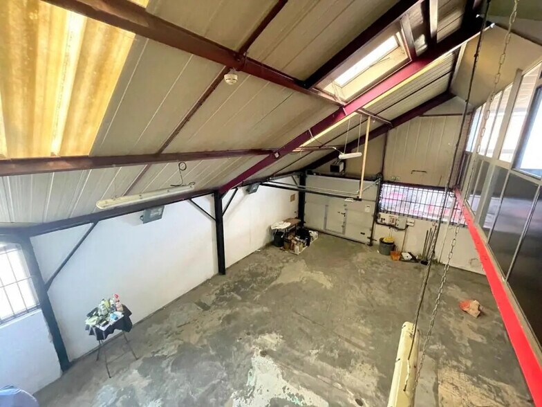 Flex dans Conflans-Sainte-Honorine à louer - Photo du bâtiment - Image 3 de 10