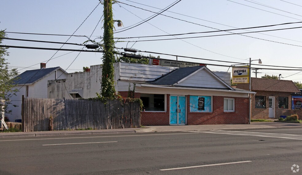 300 South St, Front Royal, VA à louer - Photo du bâtiment - Image 2 de 13