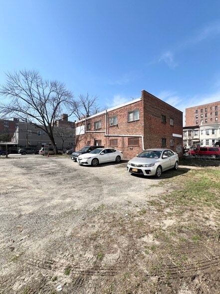 168-30 89th Ave, Jamaica, NY for lease - Building Photo - Image 3 of 11
