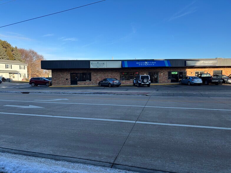 5-15 N Main St, Sun Prairie, WI à louer - Photo principale - Image 1 de 4