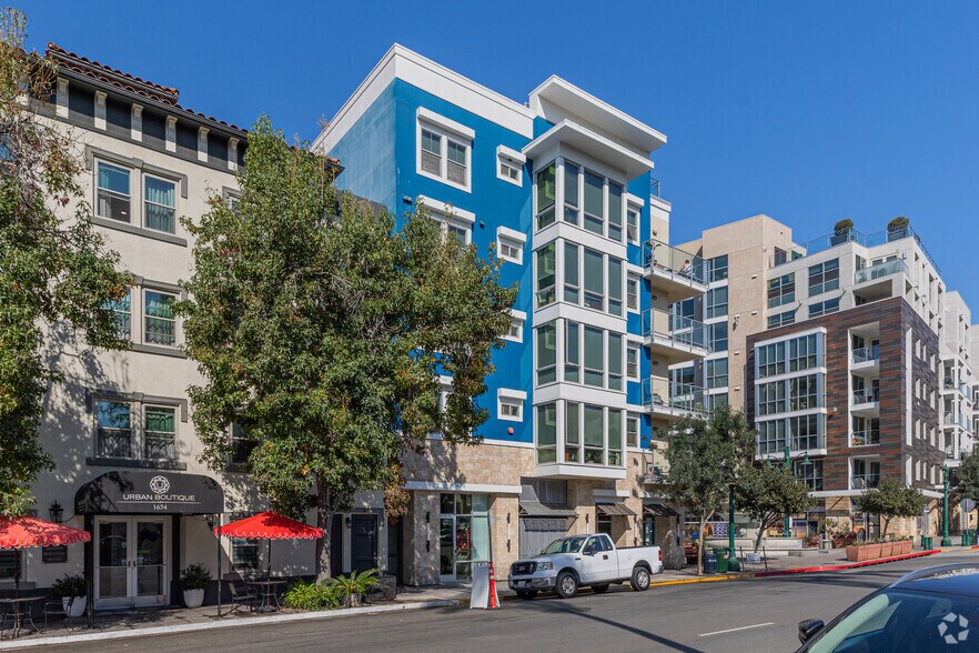 555 W Date St, San Diego, CA à louer - Photo du bâtiment - Image 2 de 4