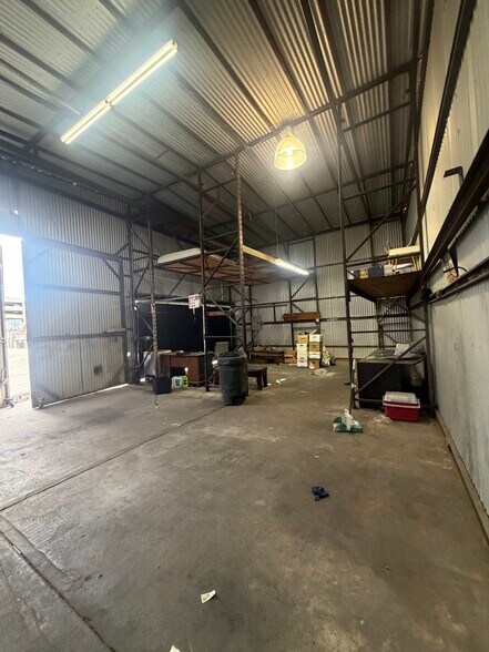 10986 Vulcan St, South Gate, CA à vendre - Photo du bâtiment - Image 2 de 37