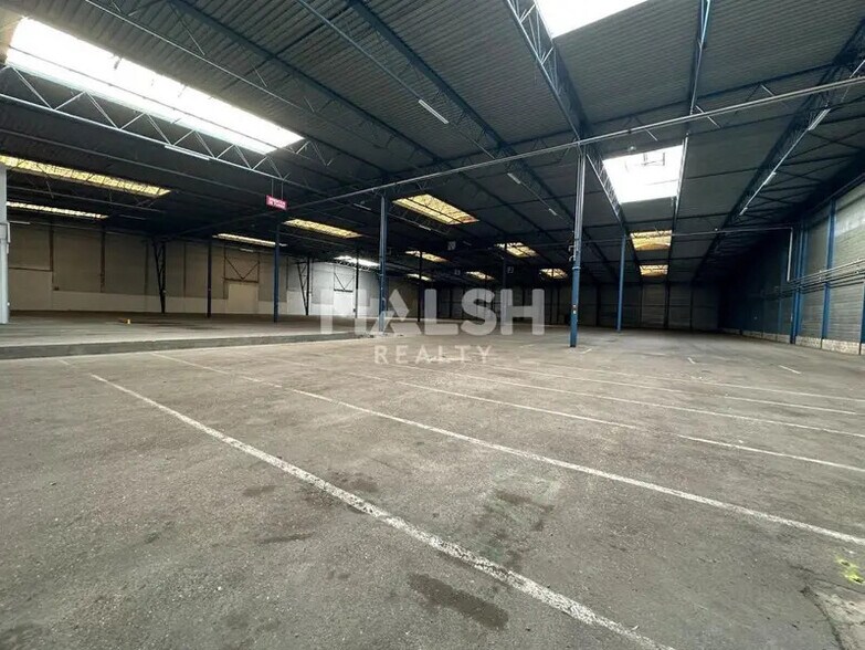 Flex in Corbas for lease - Building Photo - Image 1 of 16