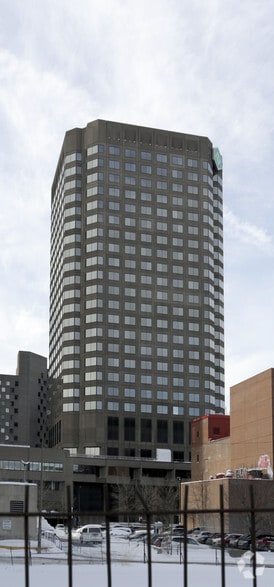 100-190 Rue Sainte-Catherine O, Montréal, QC à louer - Photo du bâtiment - Image 2 de 7