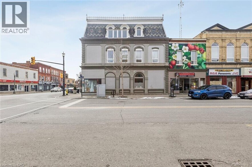56 Norfolk St S, Simcoe, ON à vendre - Photo du bâtiment - Image 2 de 3
