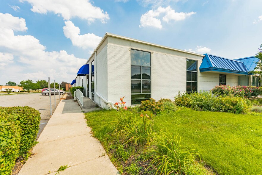 528 Fellowship Rd, Mount Laurel, NJ à louer - Photo du bâtiment - Image 3 de 10