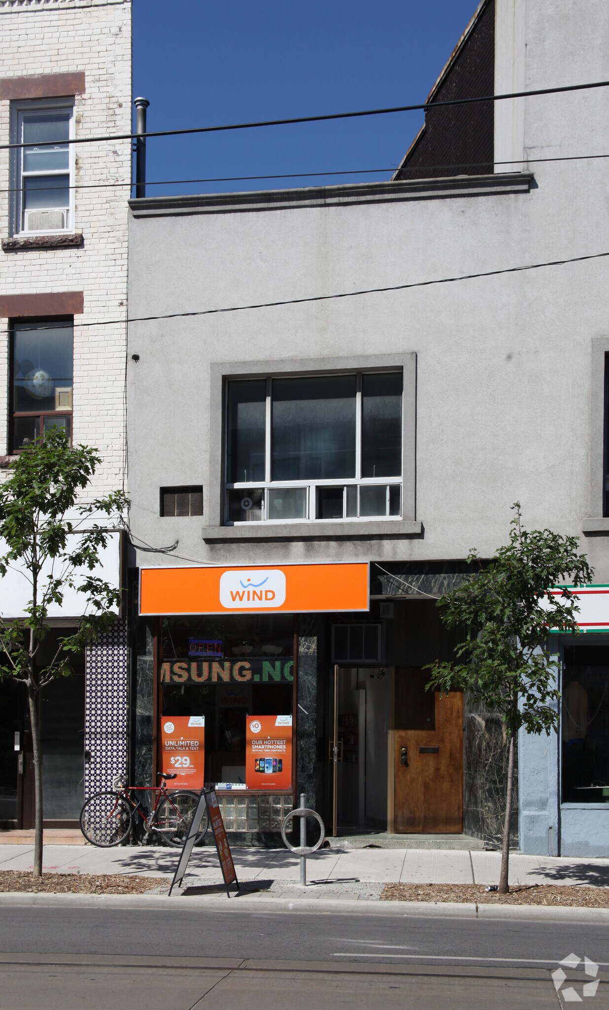 1486 Dundas St W, Toronto, ON for sale Primary Photo- Image 1 of 1