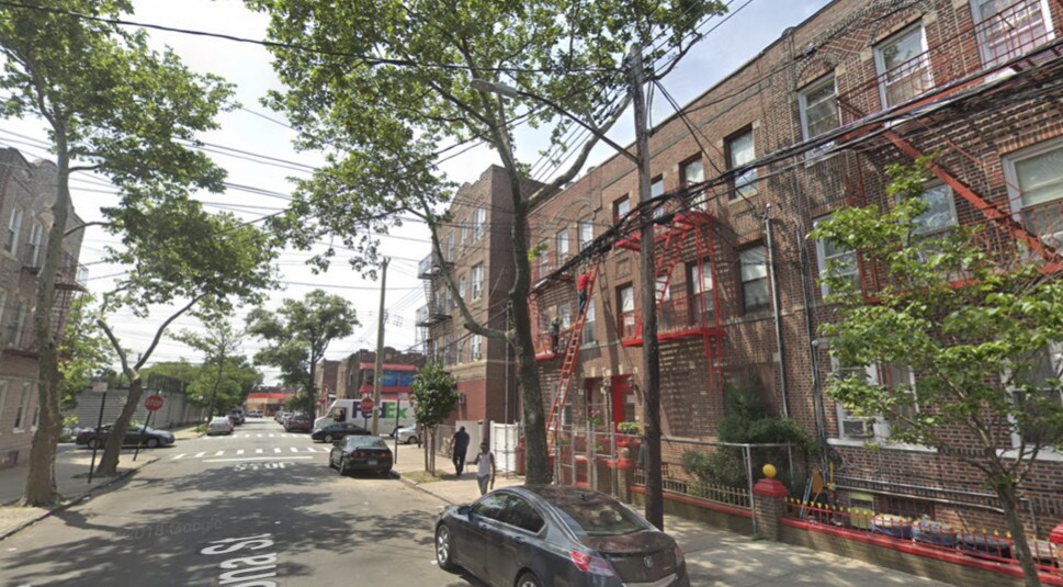 600 Wyona St, Brooklyn, NY à vendre - Photo du bâtiment - Image 2 de 18