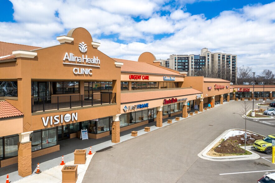 3232-3254 W Lake St, Minneapolis, MN à louer - Photo du bâtiment - Image 1 de 26