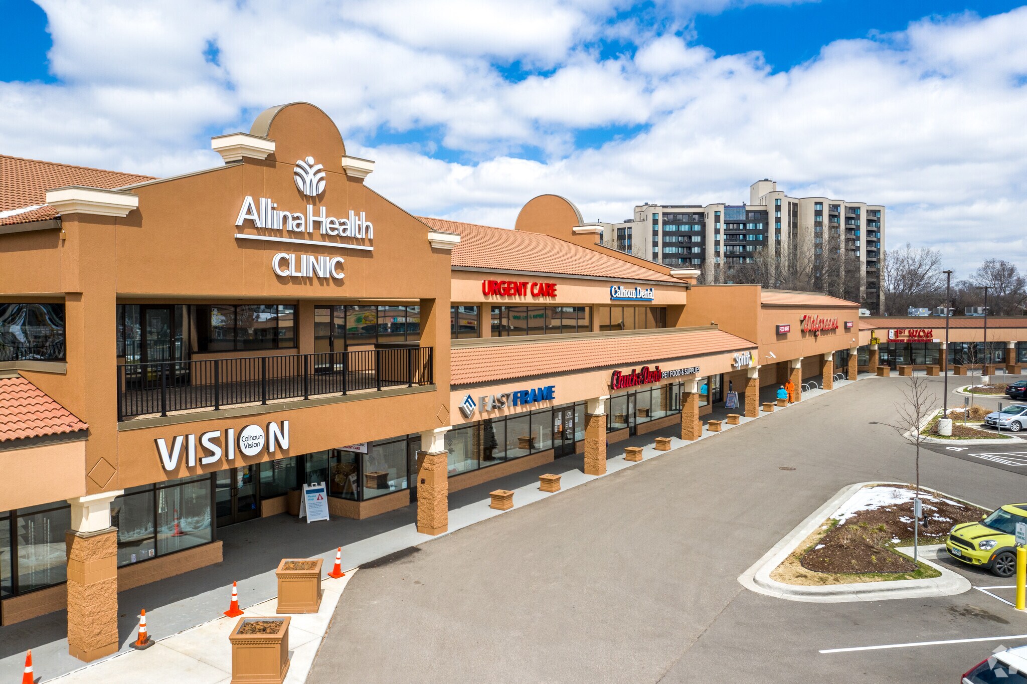 3232-3254 W Lake St, Minneapolis, MN for lease Primary Photo- Image 1 of 27