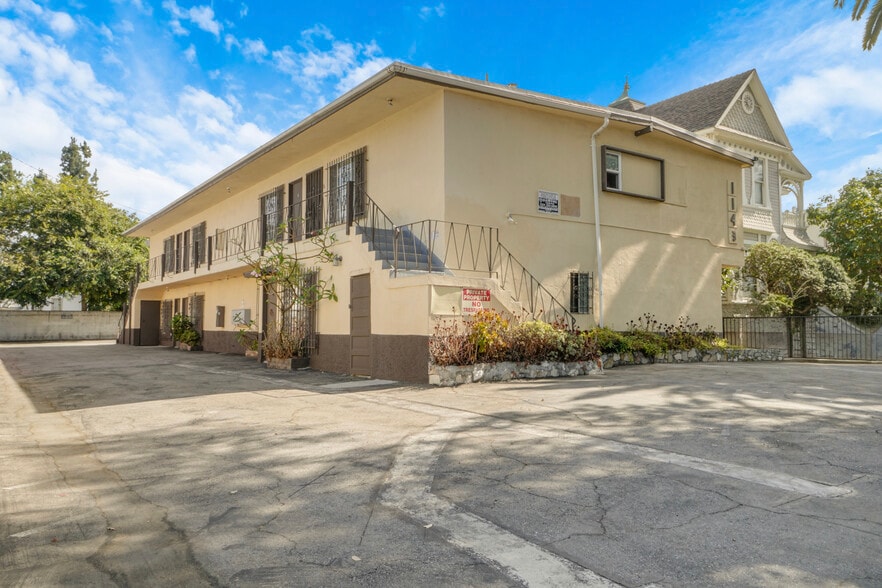 1143 W 28th St, Los Angeles, CA à vendre - Photo du bâtiment - Image 2 de 33