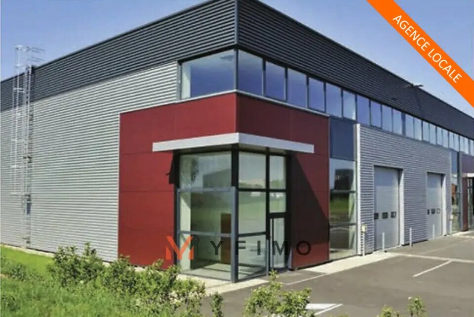 Flex in Élancourt for lease Building Photo- Image 1 of 3