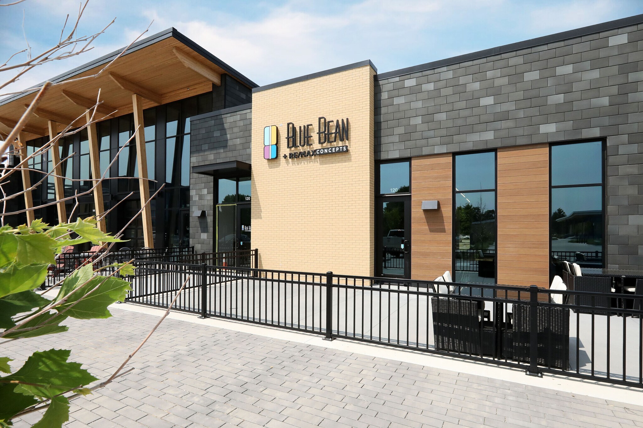 NW 62nd & Merle Hay Rd, Johnston, IA à louer Photo du bâtiment- Image 1 de 31