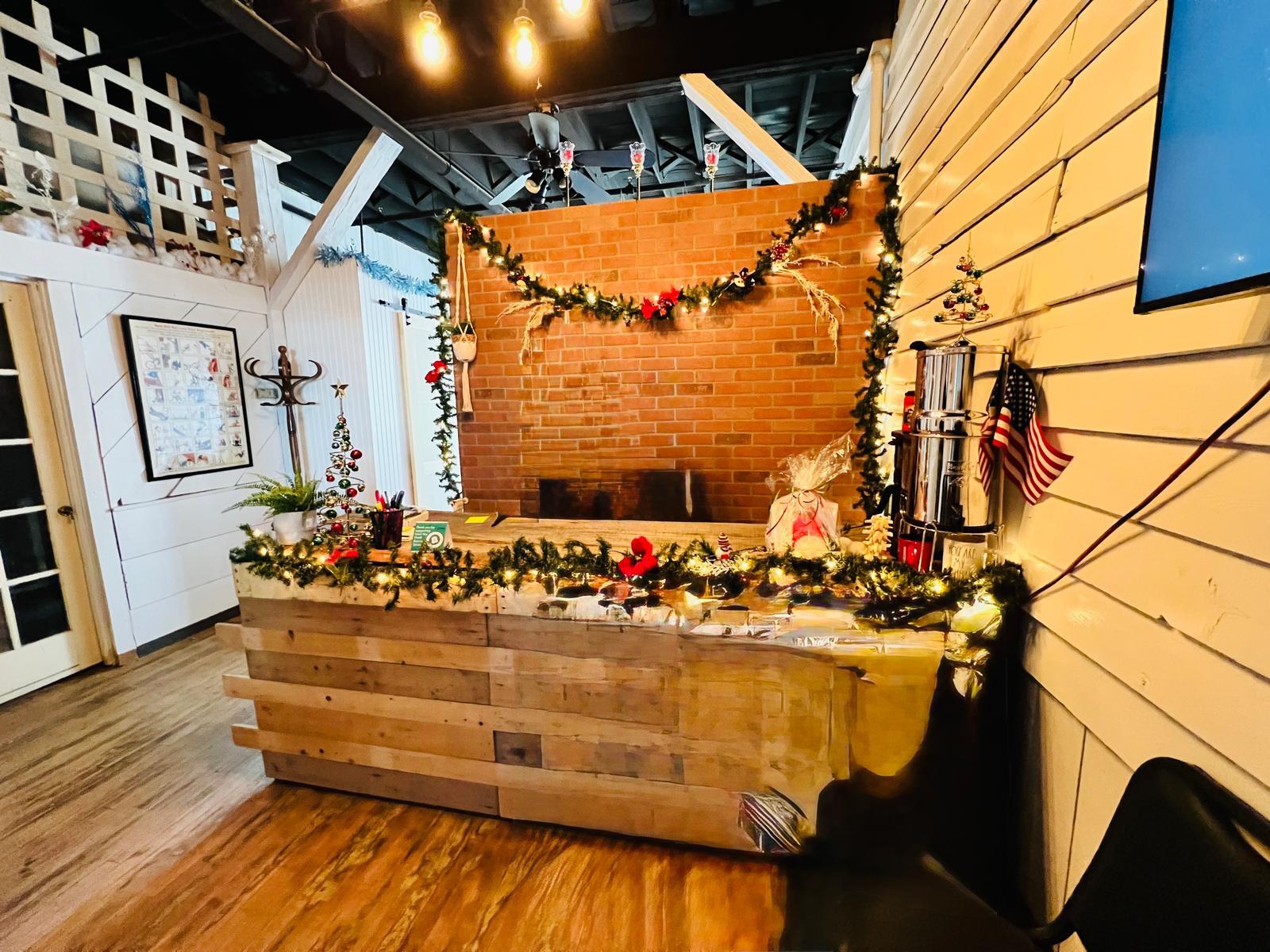 315 W Solomon St, Griffin, GA for lease Interior Photo- Image 1 of 6