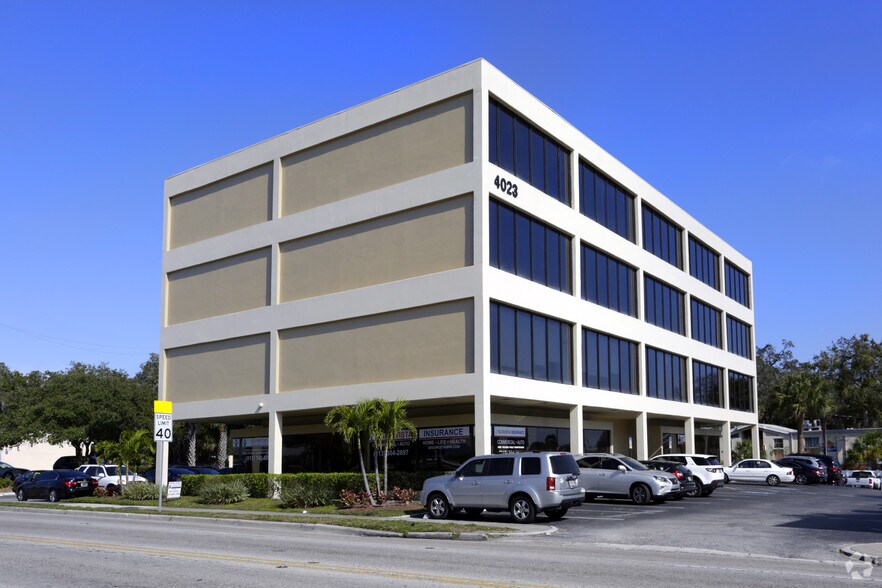 4023 N Armenia Ave, Tampa, FL à louer - Photo du bâtiment - Image 2 de 4
