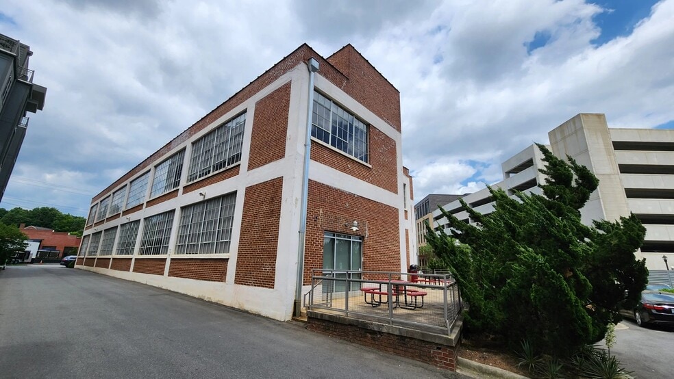 1307 W Morehead St, Charlotte, NC for lease - Building Photo - Image 3 of 19