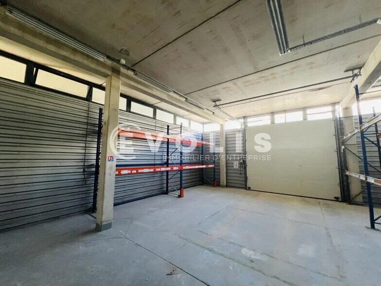 Office in Croissy-Beaubourg for lease - Interior Photo - Image 1 of 7