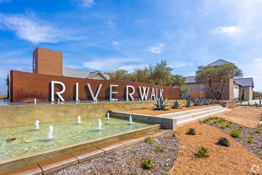 113 Riverwalk Blvd S, Madera, CA à louer - Photo du bâtiment - Image 3 de 5