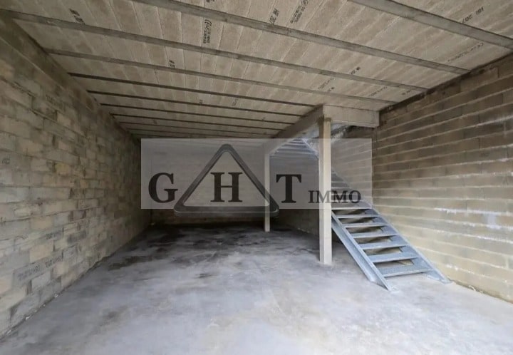 Industrial in Cormeilles-en-Parisis for sale Interior Photo- Image 1 of 4