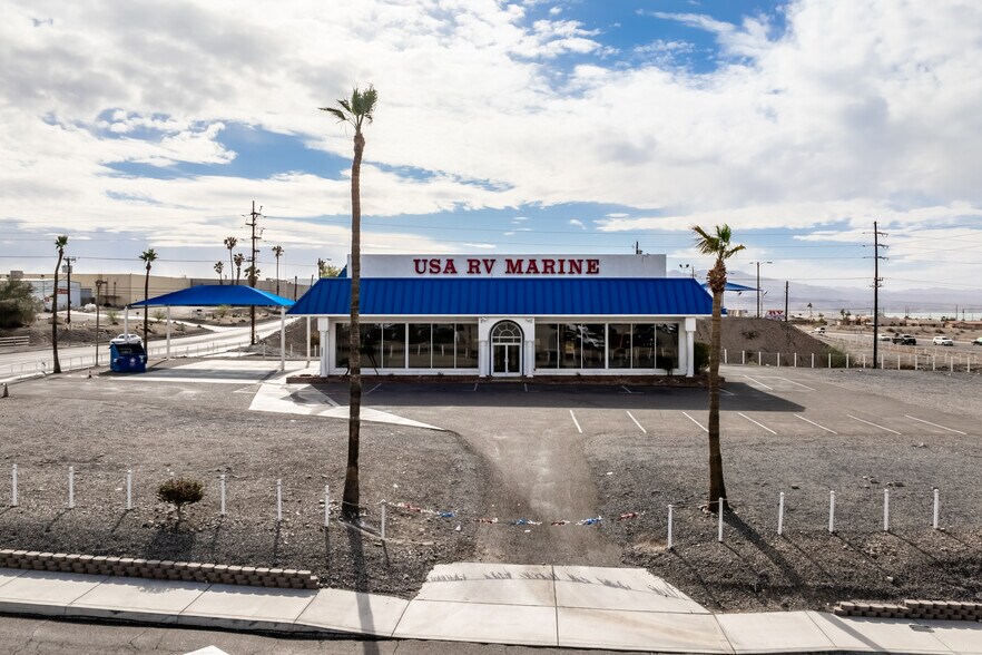 951 Lake Havasu Ave N, Lake Havasu City, AZ à vendre - Photo du bâtiment - Image 2 de 64
