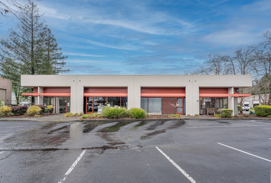 1800 Empire Industrial Ct, Santa Rosa, CA à vendre - Photo du bâtiment - Image 2 de 34