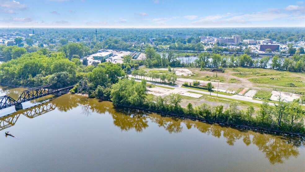 1420 Niagara st, Saginaw, MI à vendre - Photo du bâtiment - Image 3 de 14