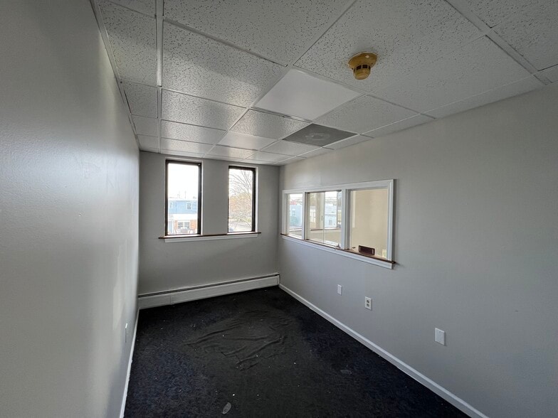 81-83 Erna Ave, Milford, CT for lease - Interior Photo - Image 2 of 7