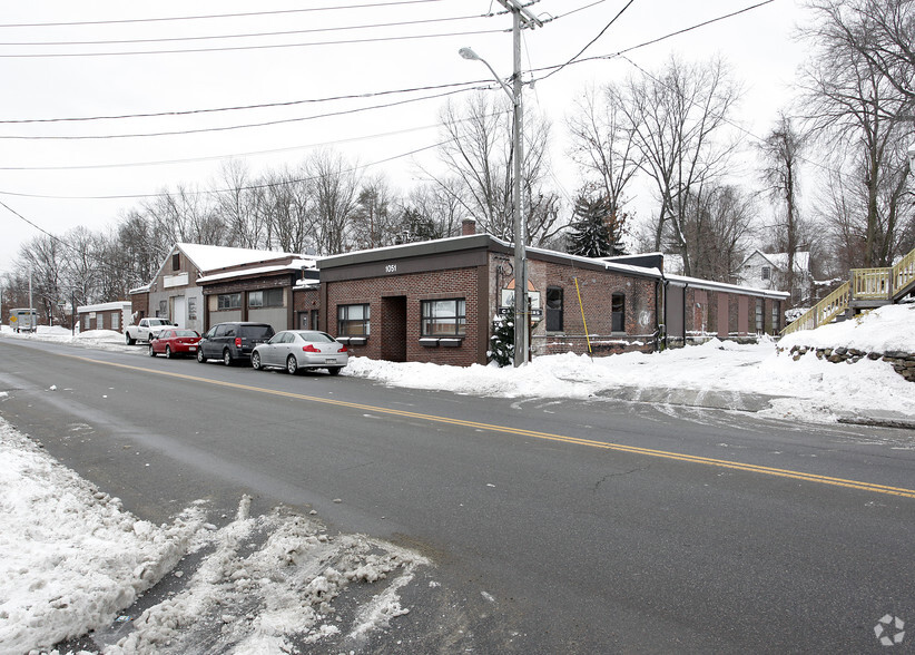 RTE 12 AUBURN/WORCESTER LINE portefeuille de 2 propriétés à vendre sur LoopNet.ca - Photo principale - Image 1 de 2