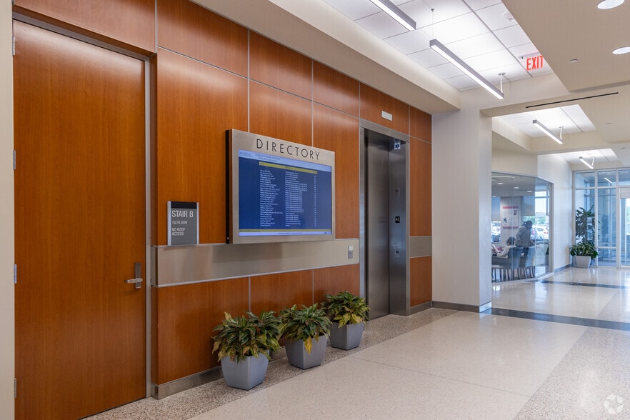 18980 N Memorial Dr, Humble, TX à louer - Hall d’entrée - Image 3 de 5