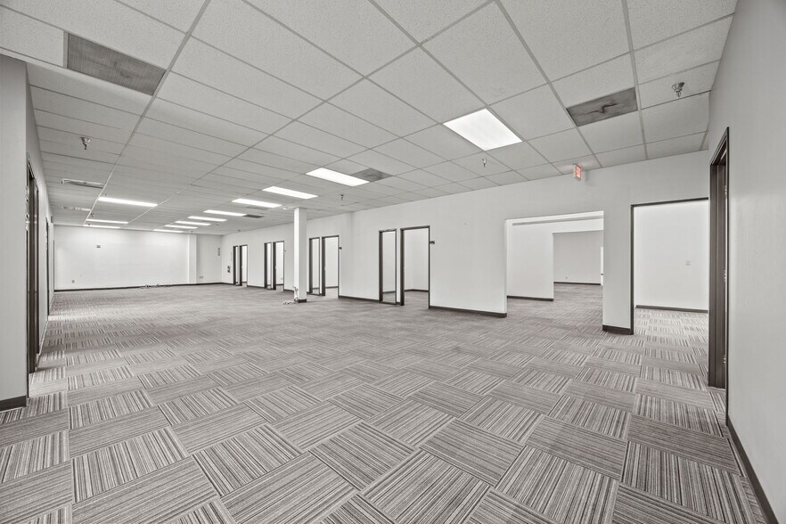 1111 Digital Dr, Richardson, TX à vendre - Photo du bâtiment - Image 3 de 13