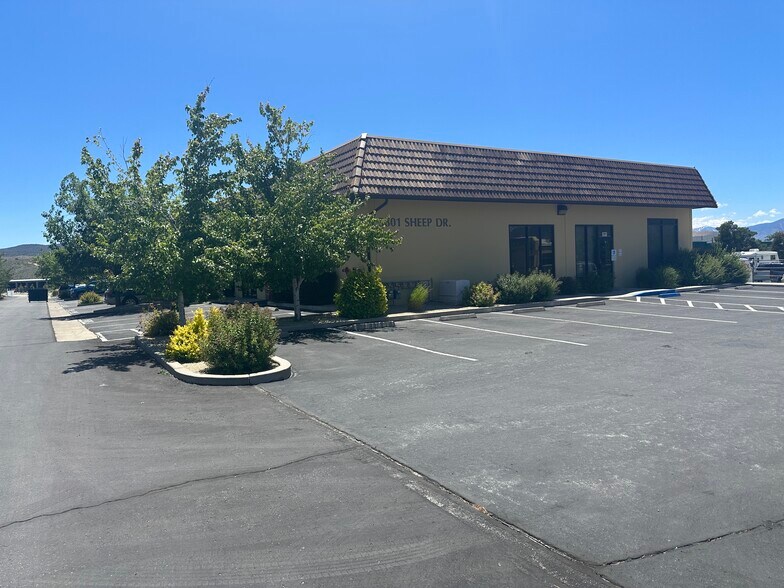 5801 Sheep Dr, Carson City, NV à louer - Photo du bâtiment - Image 3 de 6