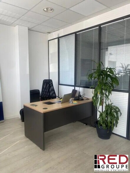 Bureau dans Meyreuil à louer - Photo du bâtiment - Image 2 de 7