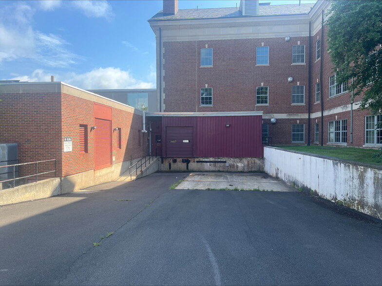 355 Maple Ave, Harleysville, PA for lease - Interior Photo - Image 2 of 4