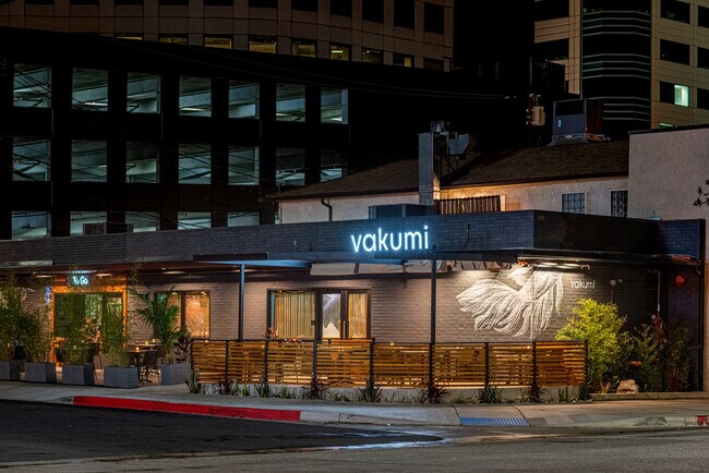 Plus de détails pour 3919 W Riverside Dr, Burbank, CA - Commerce de détail à louer