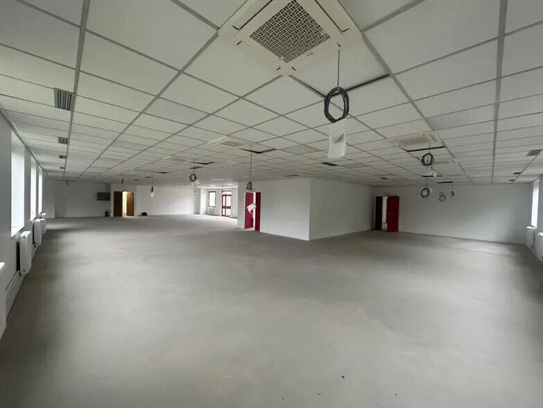15-21 Rue Georges Besse, Antony for lease - Interior Photo - Image 3 of 20