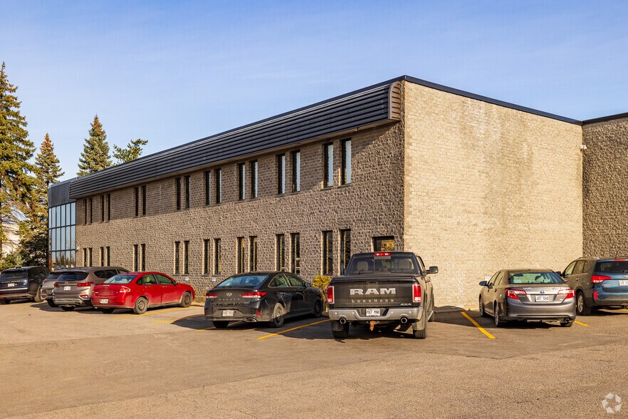 11855- 11860 Boul Rodolphe-Forget, Montréal, QC for lease - Building Photo - Image 2 of 4