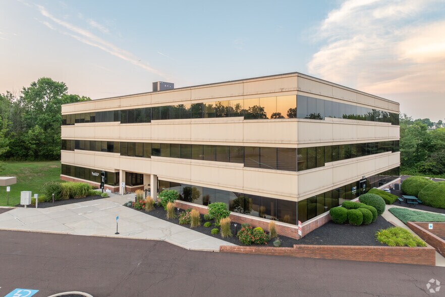 1610 Medical Dr, Pottstown, PA à louer - Photo du bâtiment - Image 1 de 13