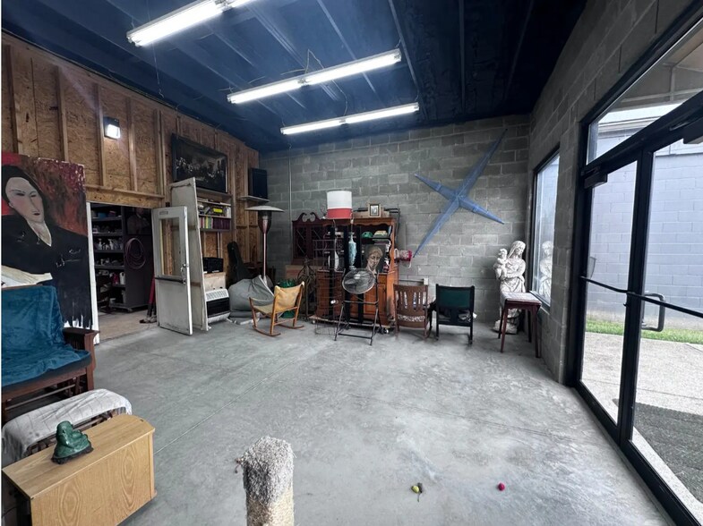 2228 Dundee Rd, Louisville, KY à vendre - Photo du bâtiment - Image 3 de 7