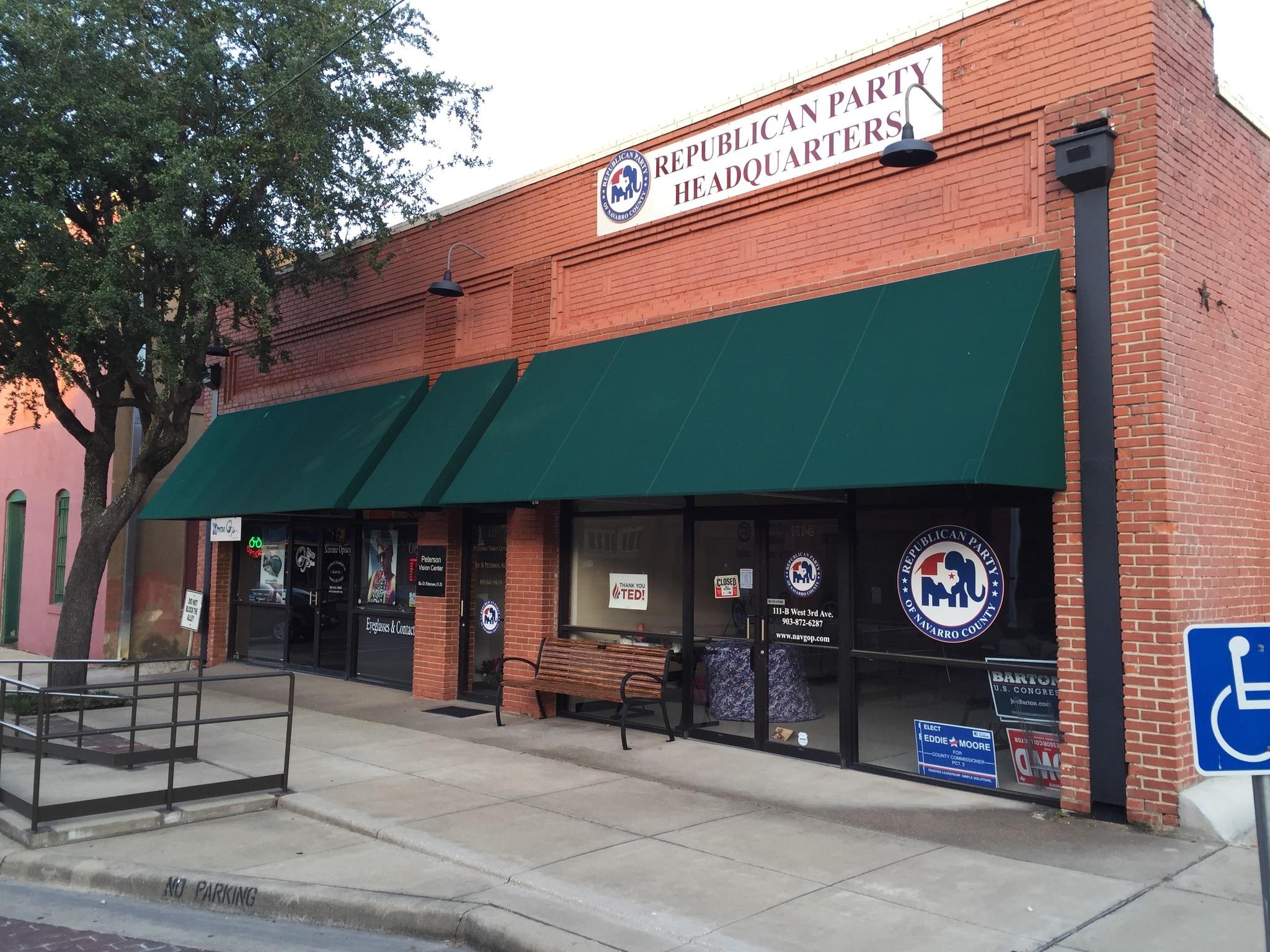 111 W 3rd Ave, Corsicana, TX for lease Primary Photo- Image 1 of 3