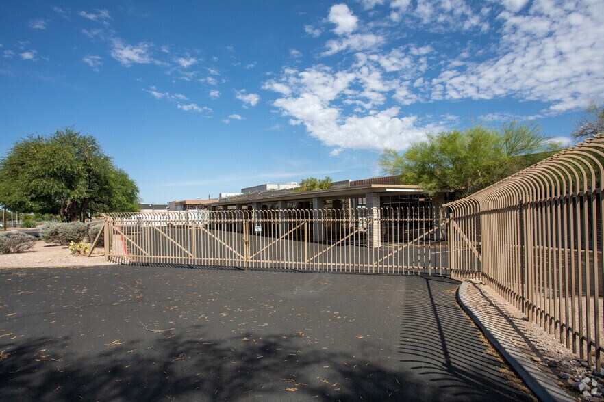 6740 S Tucson Blvd, Tucson, AZ à vendre - Photo du bâtiment - Image 2 de 14