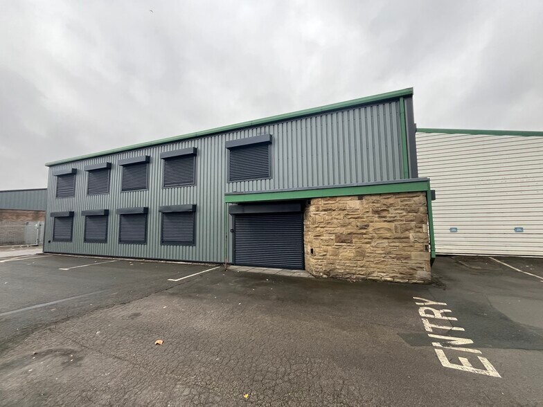 11 Pontefract Ln, Leeds à louer - Photo du bâtiment - Image 3 de 4
