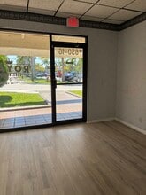 650 Royal Palm Beach Blvd, Royal Palm Beach, FL à louer Photo intérieure- Image 2 de 17