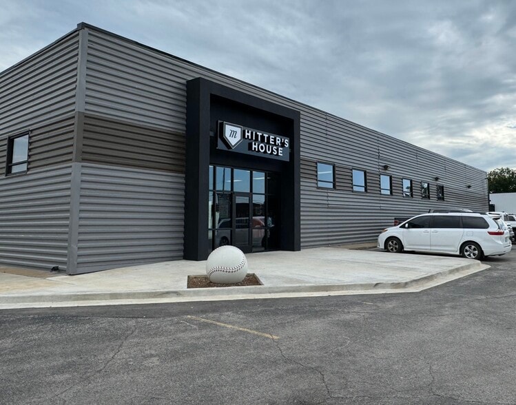 714-738 W Main St, Jenks, OK for lease - Building Photo - Image 3 of 6